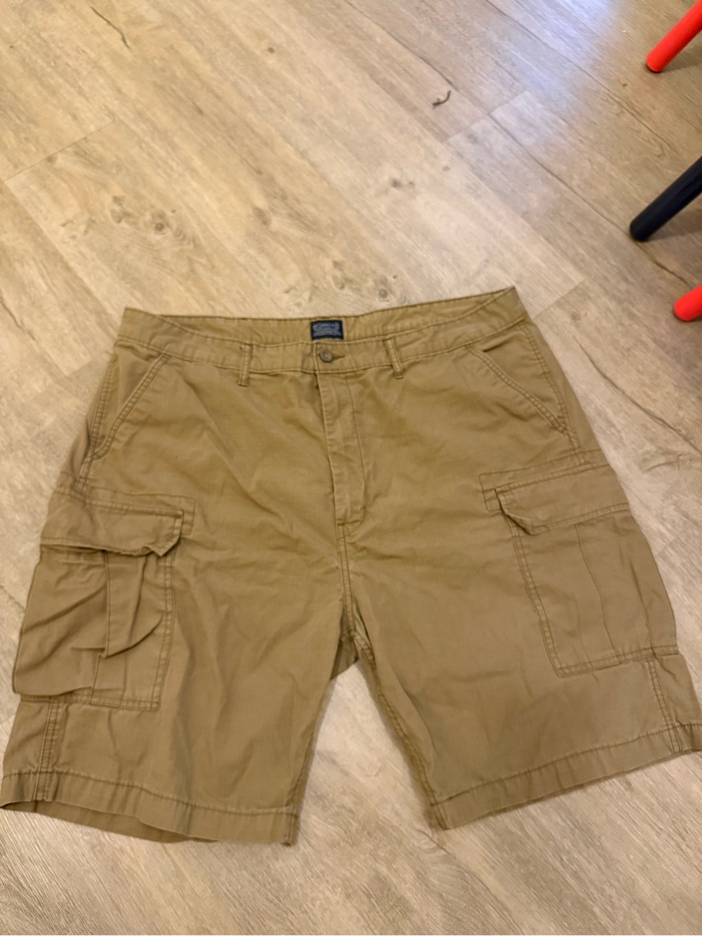 Levi's Tan Cargo Shorts with Multiple Pockets